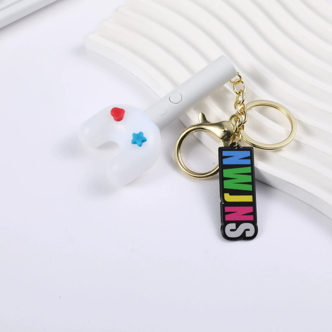 [Fan-made] NewJeans Mini Light Stick Light-up Keyring - NewJeans Universe